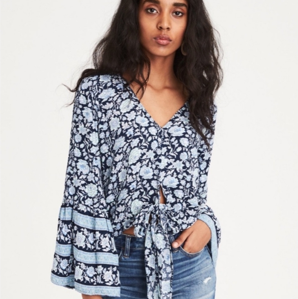 American Eagle Navy Blue Floral Bell Sleeve V-Neck Tie Waist Crop Top Size XS